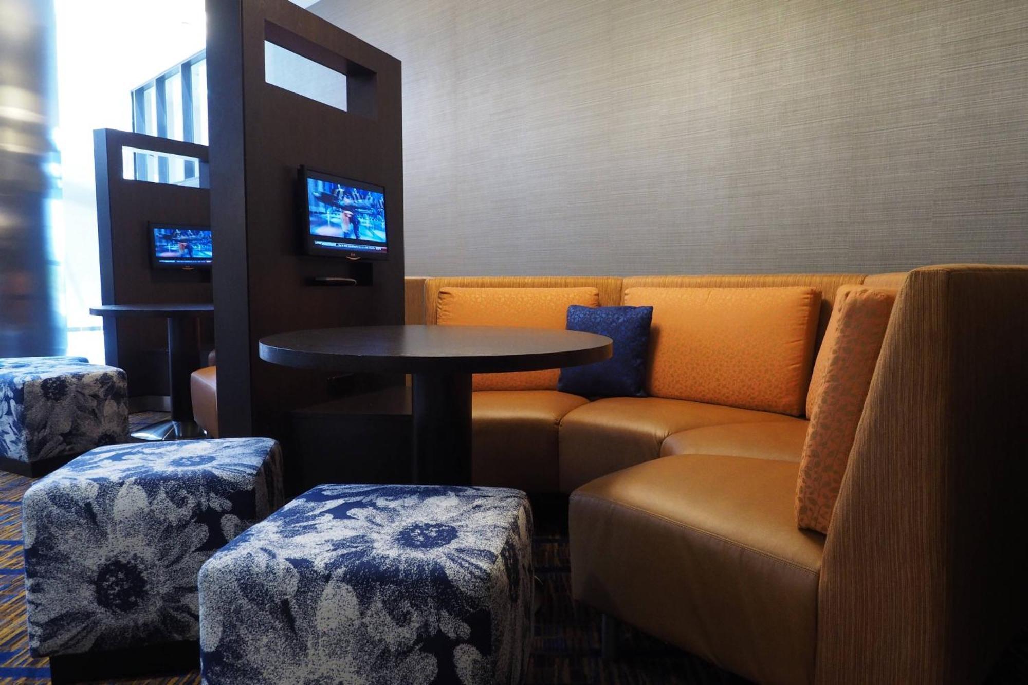 Courtyard By Marriott Columbus West/Hilliard Hotel Exterior photo