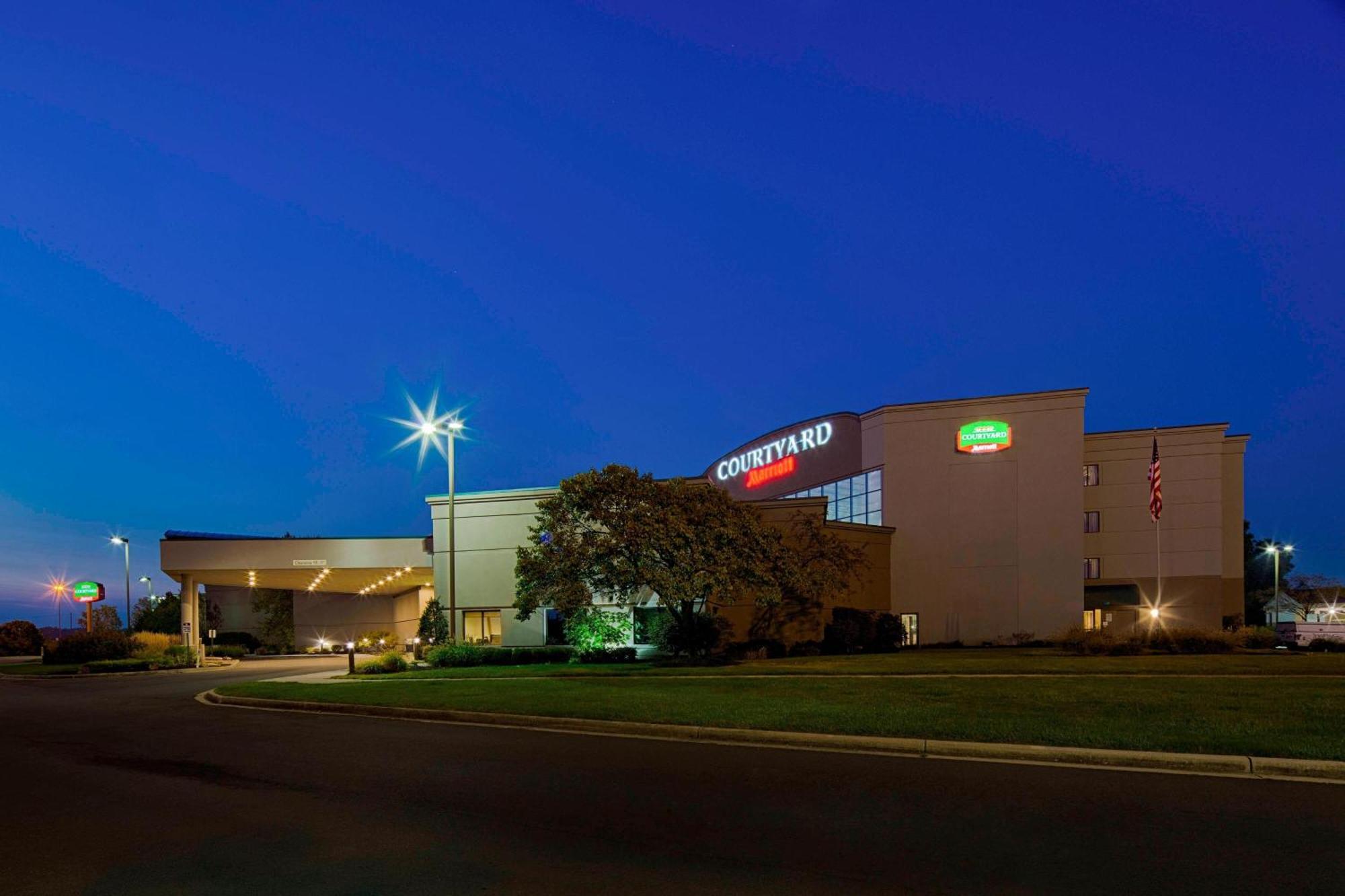 Courtyard By Marriott Columbus West/Hilliard Hotel Exterior photo